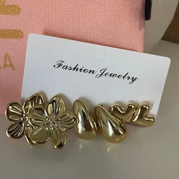 PINK AND GOLD BUNDLE - 3 ITEM BUNDLE 
EARRINGS MAKEUP BAG / PURSE CHARMS - Picture 5 of 6